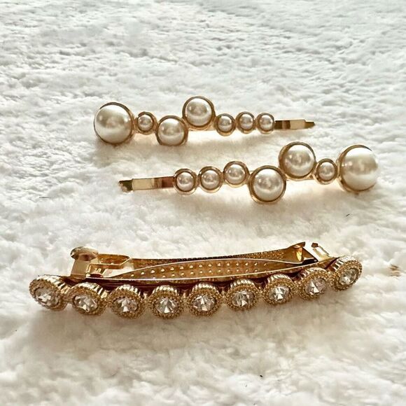 Gold rhinestone and faux pearl hair clip set  - Picture 2 of 2